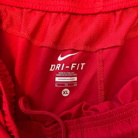 Nike USA Men’s Soccer Bright Red Men's Athletic Shorts - Picture 2 of 2